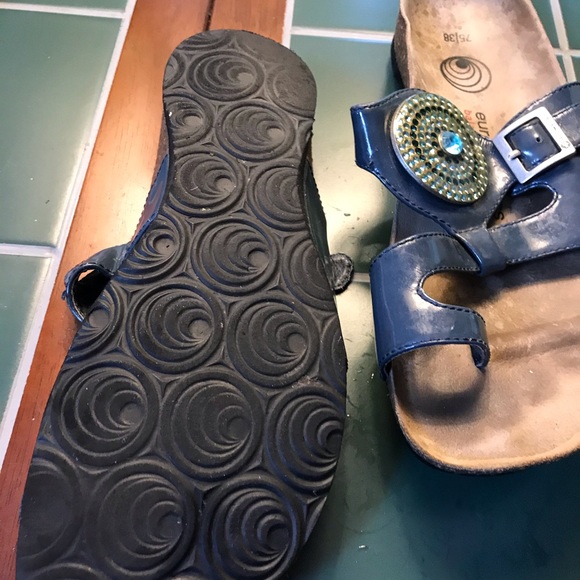 Euro Wellness unique footbed sandals - Picture 2 of 4